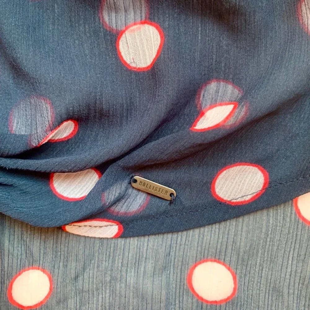 Hollister navy blue white dots knot shirt Small - Picture 8 of 8